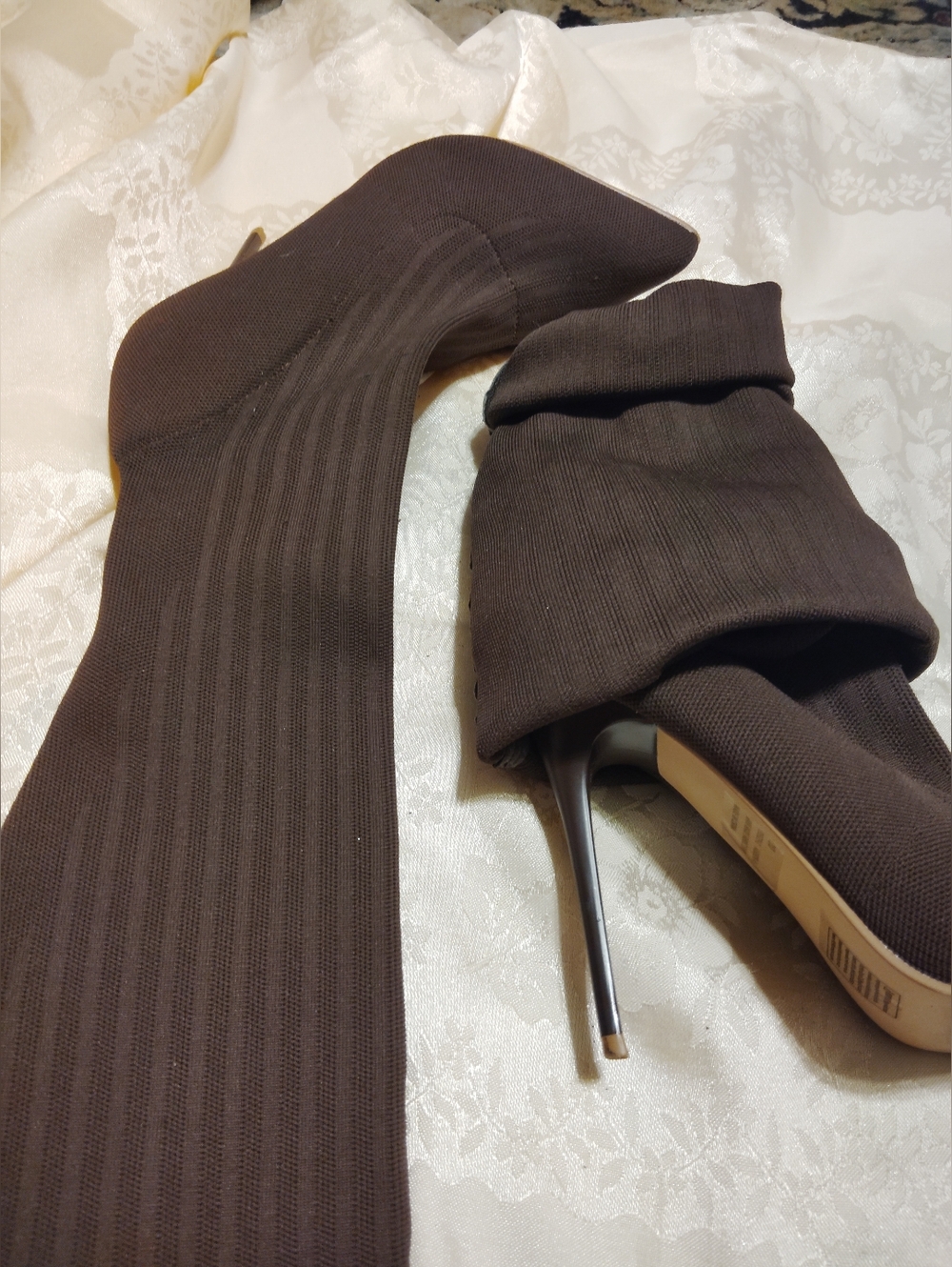 Stretch Ribbed Men’s Over-the-Calf Socks - Brown Fashion Nova